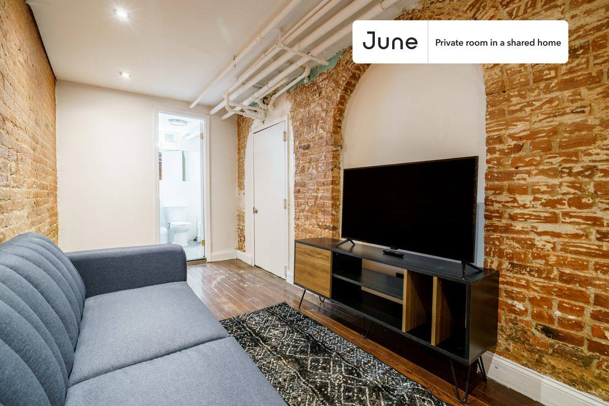 Apartment for rent at 260 Lafayette Ave #D, Brooklyn, NY 11238