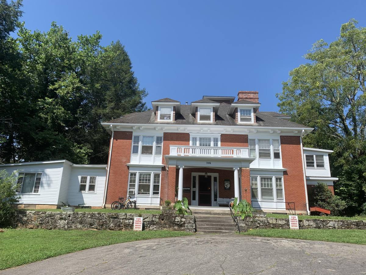 Apartment for rent at 346 Montford Ave #4-1, Asheville, NC 28801