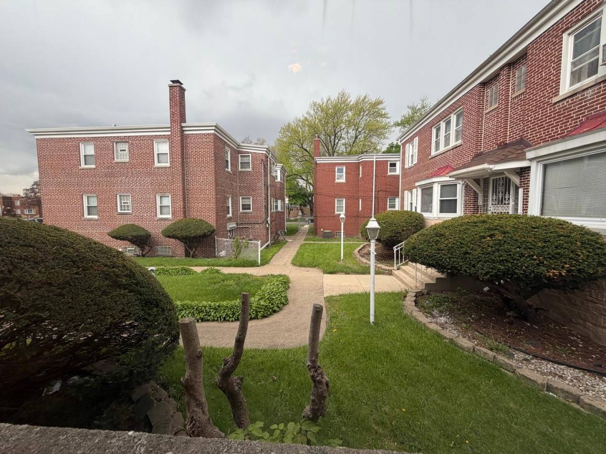 Apartment for rent at 312 E 83rd St #1, Chicago, IL 60619
