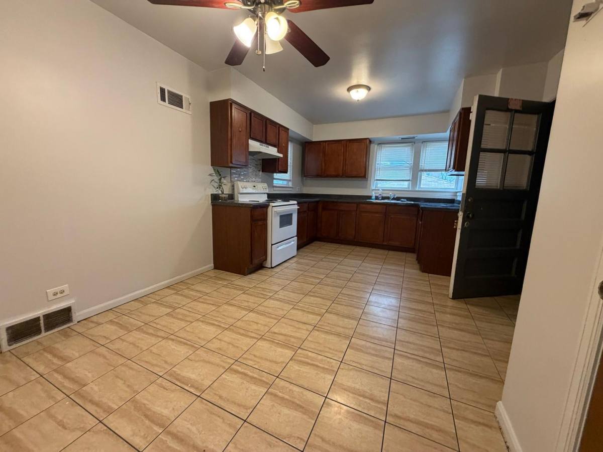Apartment for rent at 312 E 83rd St #1, Chicago, IL 60619