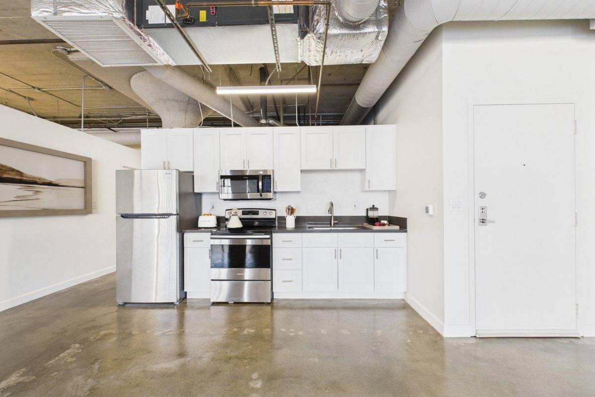 Apartment for rent at 201 South Santa Fe Avenue, 201 S Santa #308, Los Angeles, CA 90012