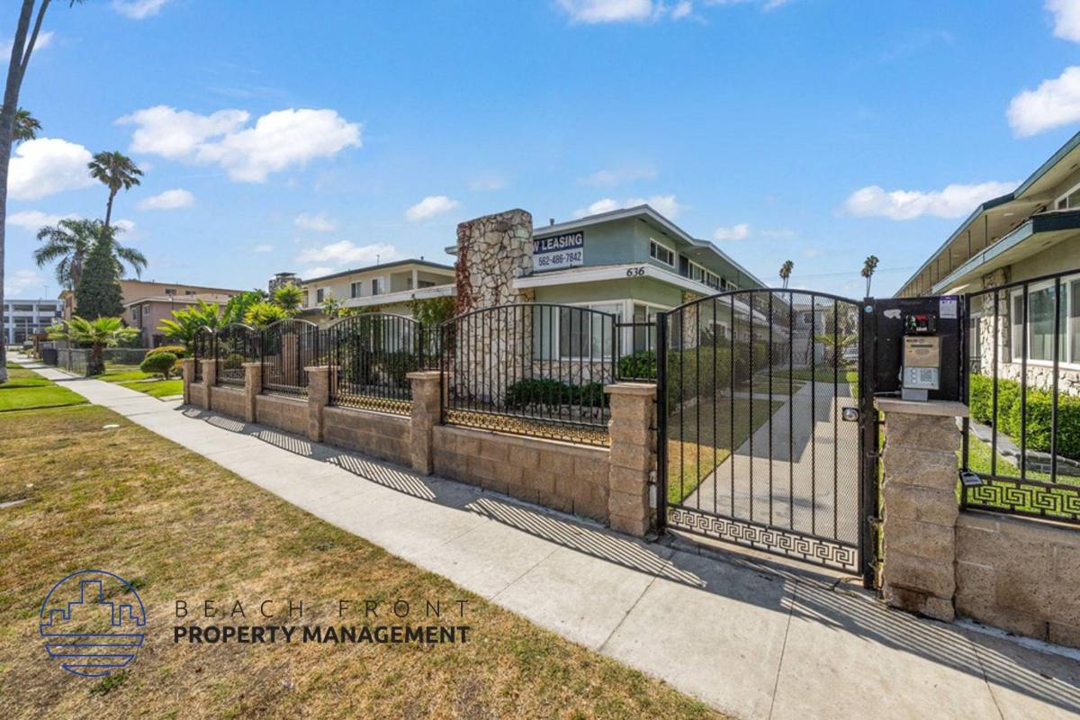 Apartment for rent at 636 East 97th Street, 636 E 97th St #4, Inglewood, CA 90303