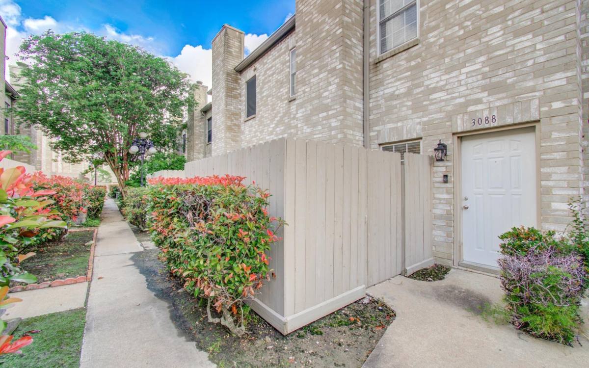 Townhouse for rent at Holly Hall Townhomes, 3088 Holly Hall St, Houston, TX 77054