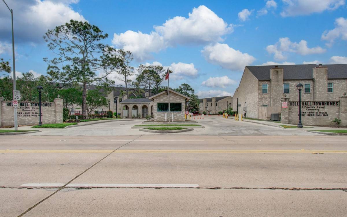Townhouse for rent at Holly Hall Townhomes, 3088 Holly Hall St, Houston, TX 77054