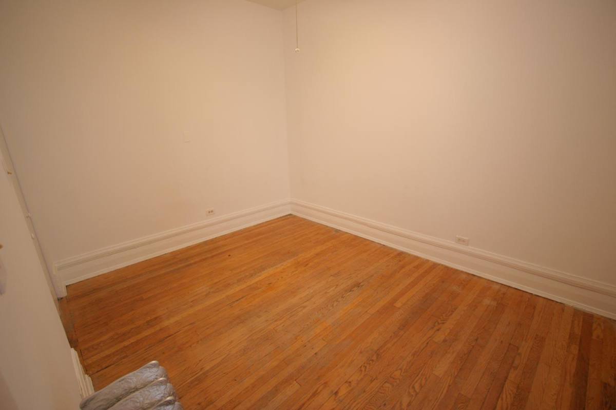 Apartment for rent at 5043 S Drexel Ave, Chicago, IL 60615