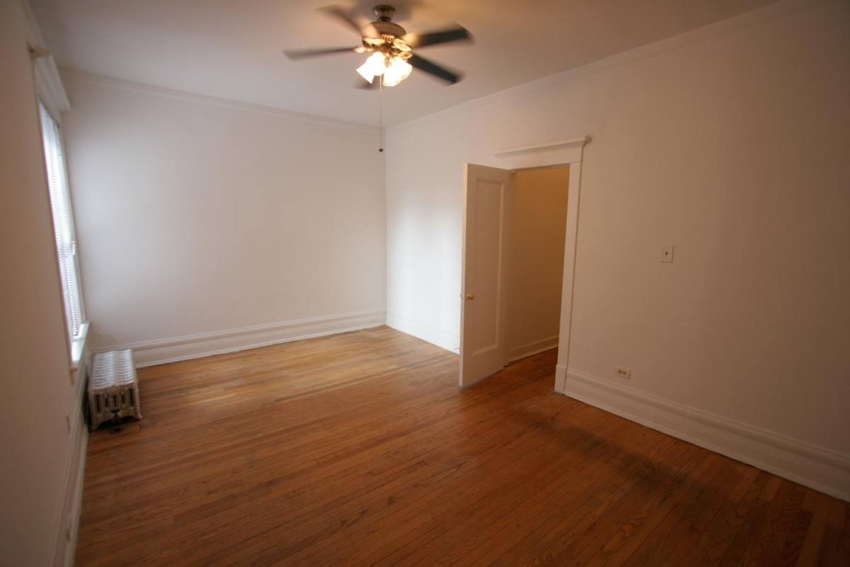 Apartment for rent at 5043 S Drexel Ave, Chicago, IL 60615