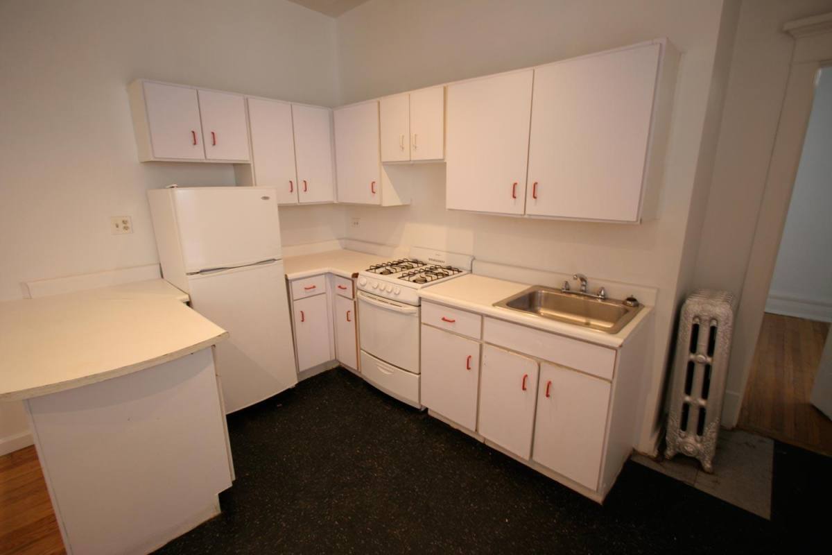 Apartment for rent at 5043 S Drexel Ave, Chicago, IL 60615
