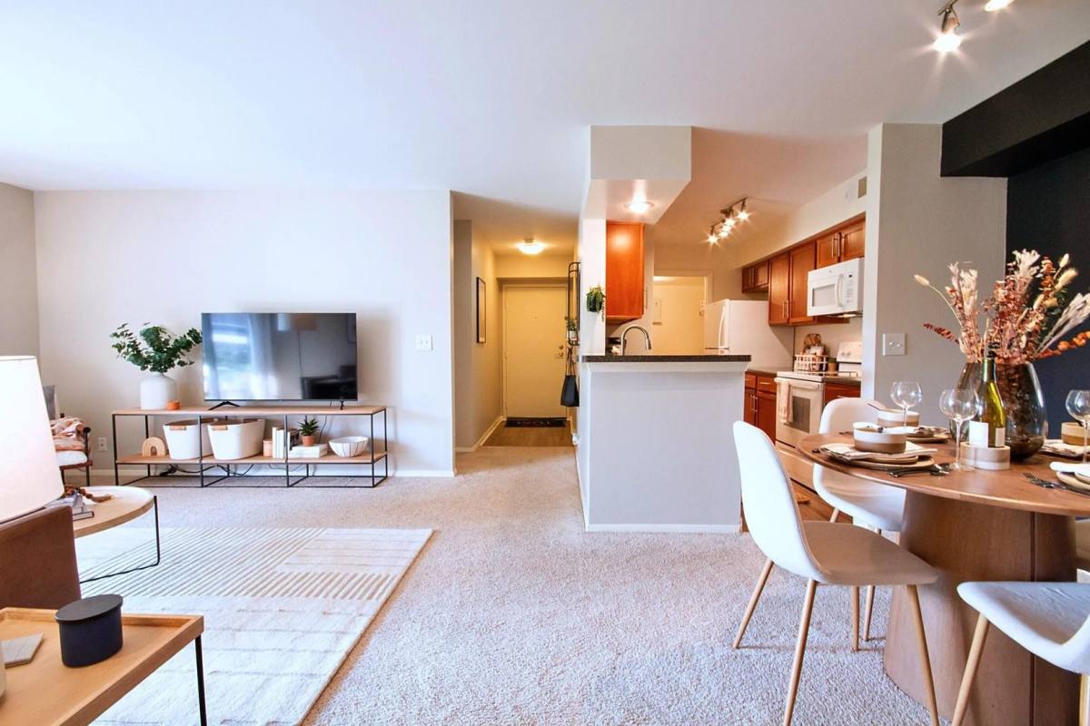 Apartment for rent at 4130 Landing Dr #3B, Aurora, IL 60504
