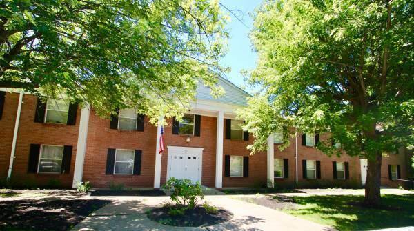 Apartment for rent at 422 E Wheeling St, Washington, PA 15301