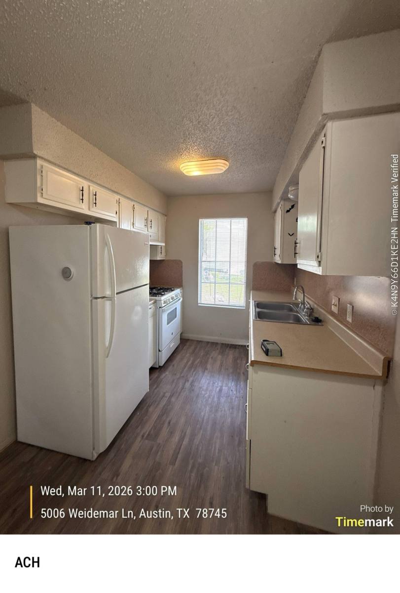 Apartment for rent at Colonial Park, 5006 Weidemar, Austin, TX 78745