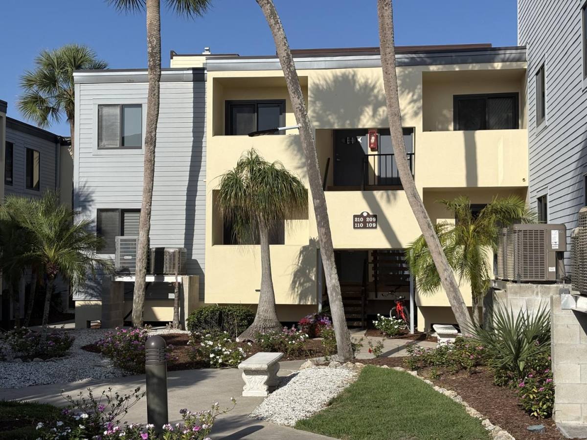 Condo for rent at Macarthur Racquet Beach & Club, 700 Golden Beach Blvd #142-W, Venice, FL 34285