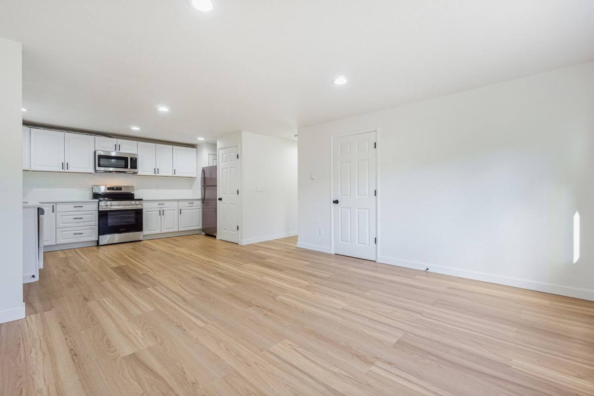 Apartment for rent at 8216 Mukilteo Speedway #5, Mukilteo, WA 98275