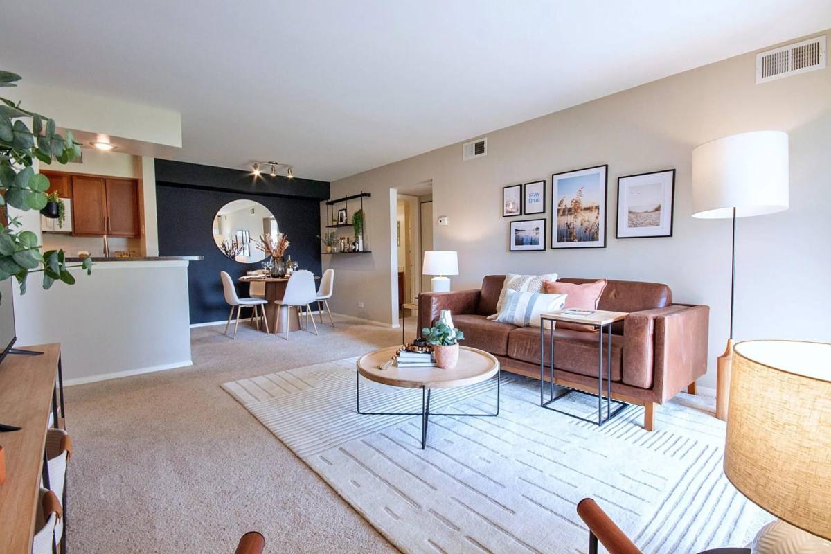 Apartment for rent at 4304 Chesapeake Dr #3A, Aurora, IL 60504