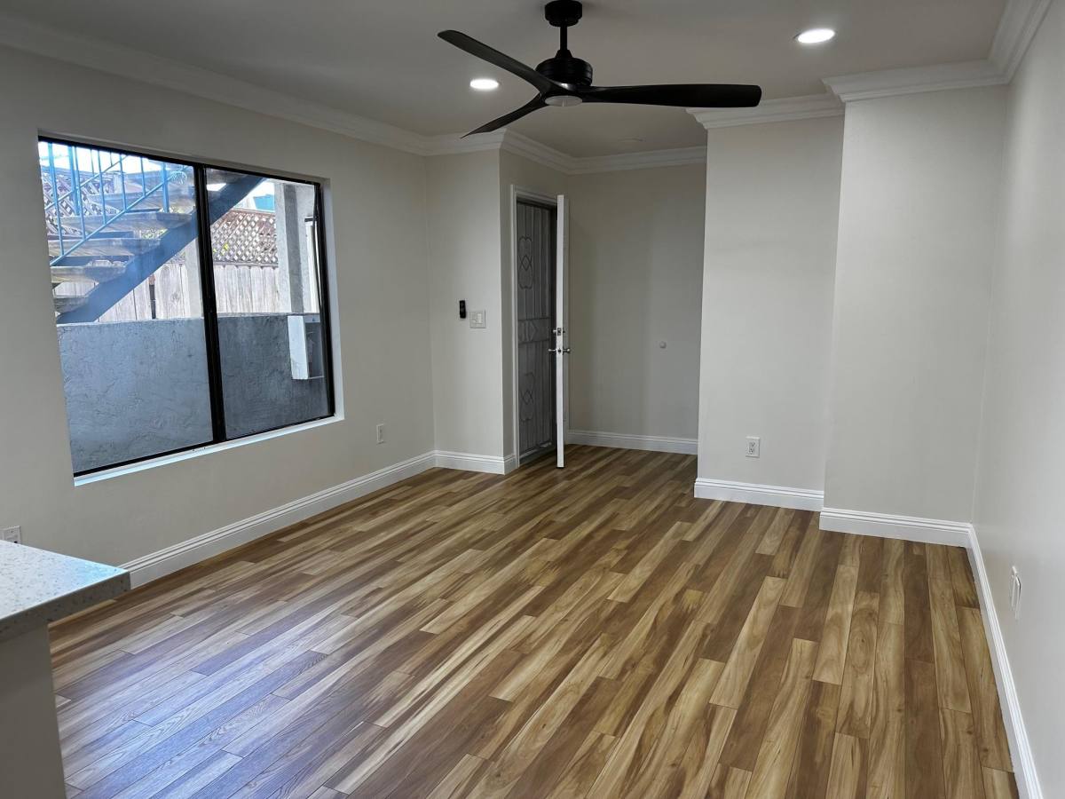 Townhouse for rent at 1463 Essex St #1, San Diego, CA 92103