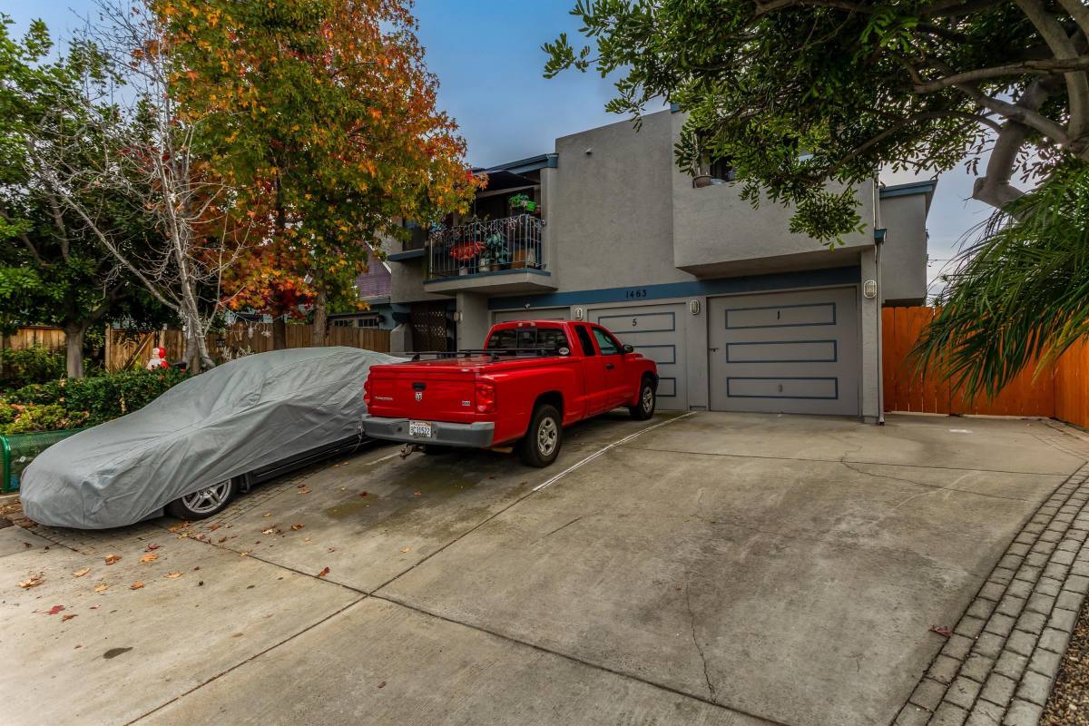 Townhouse for rent at 1463 Essex St #1, San Diego, CA 92103