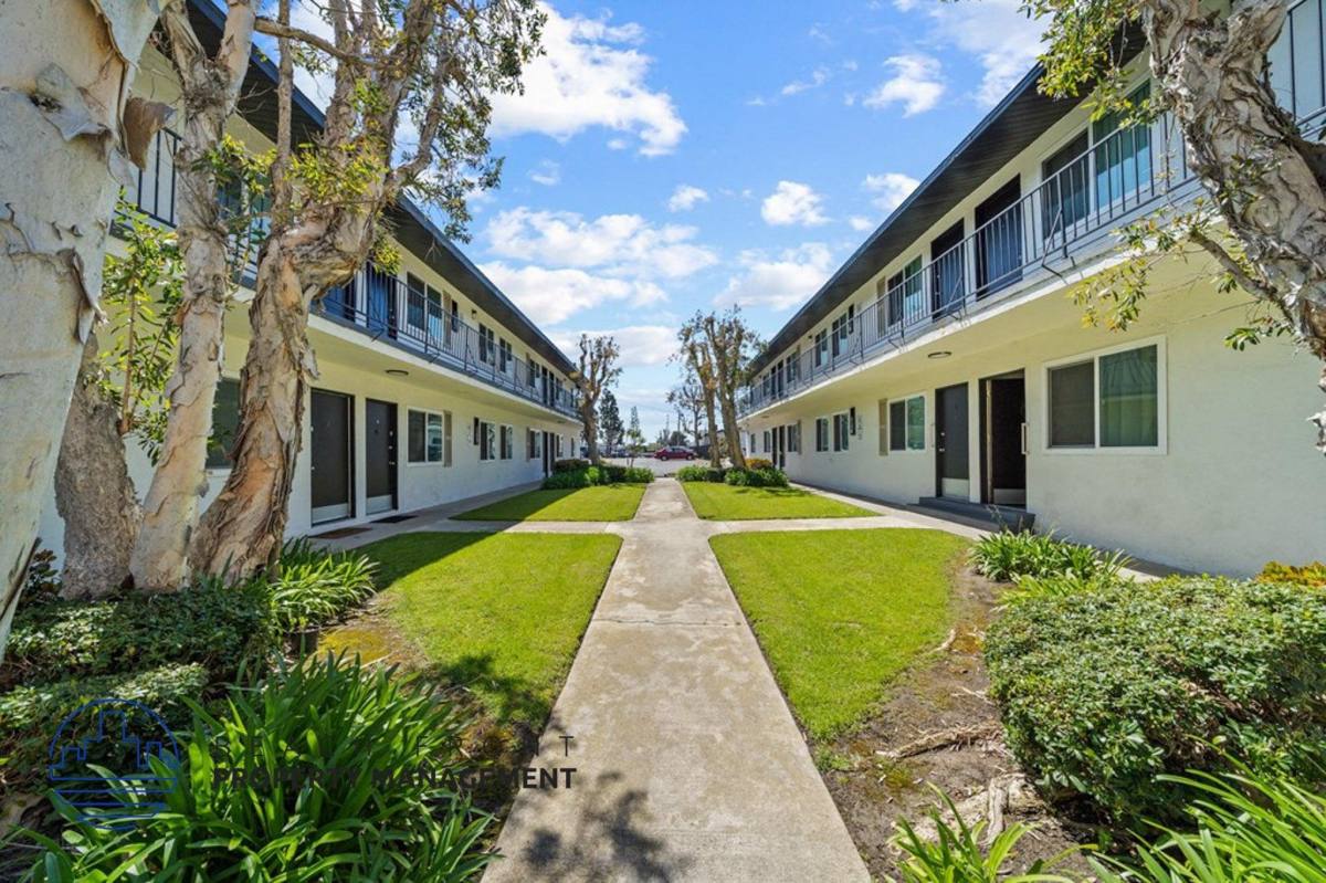 House for rent at The Oasis, 4431 W 118th St, Hawthorne, CA 90250