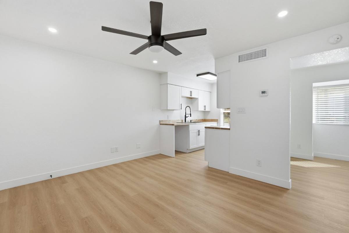 Apartment for rent at Papago Vista, 3738 E McDowell Rd, Phoenix, AZ 85008