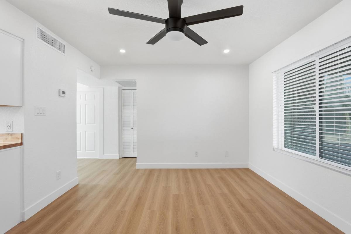 Apartment for rent at Papago Vista, 3738 E McDowell Rd, Phoenix, AZ 85008