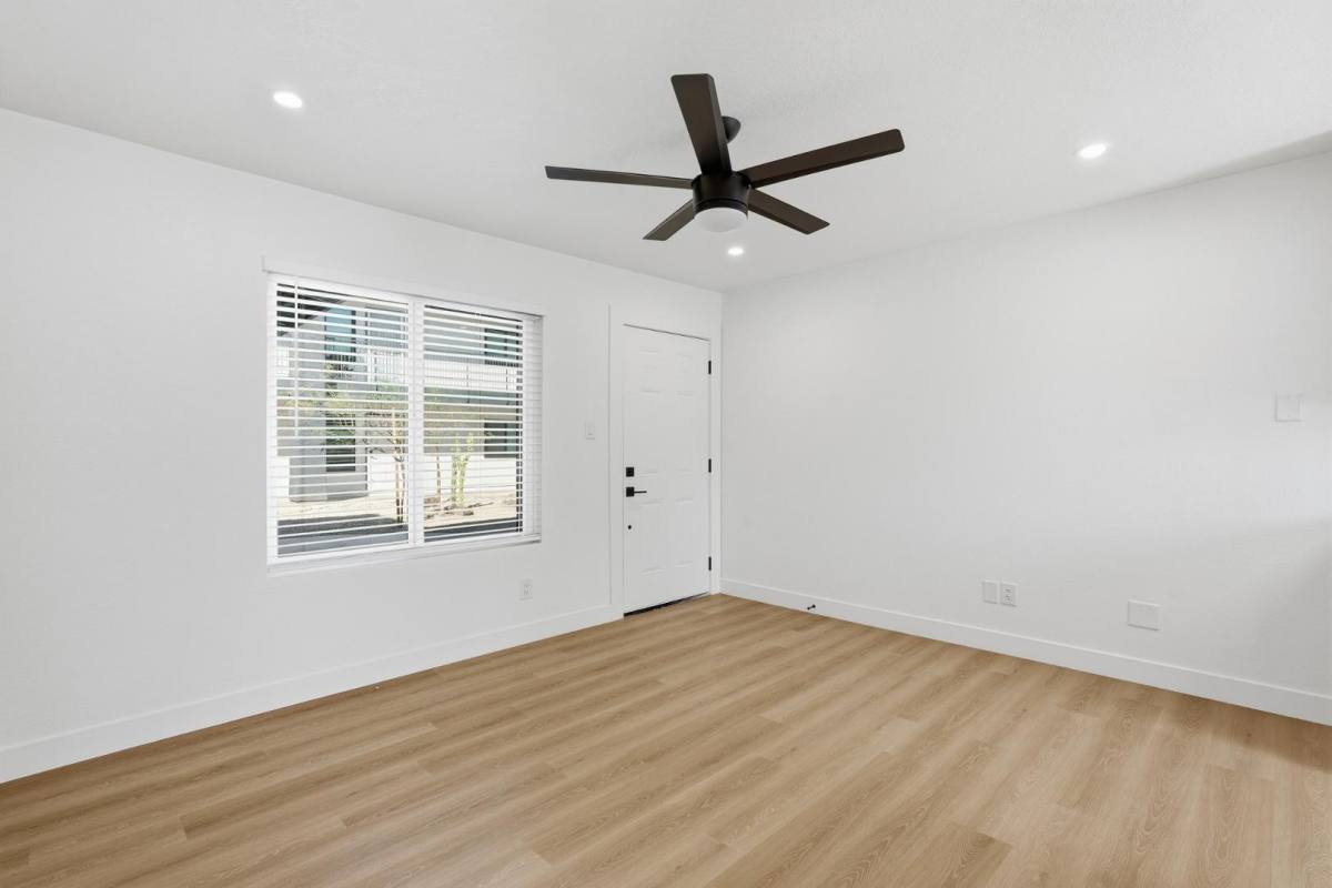 Apartment for rent at Papago Vista, 3738 E McDowell Rd, Phoenix, AZ 85008
