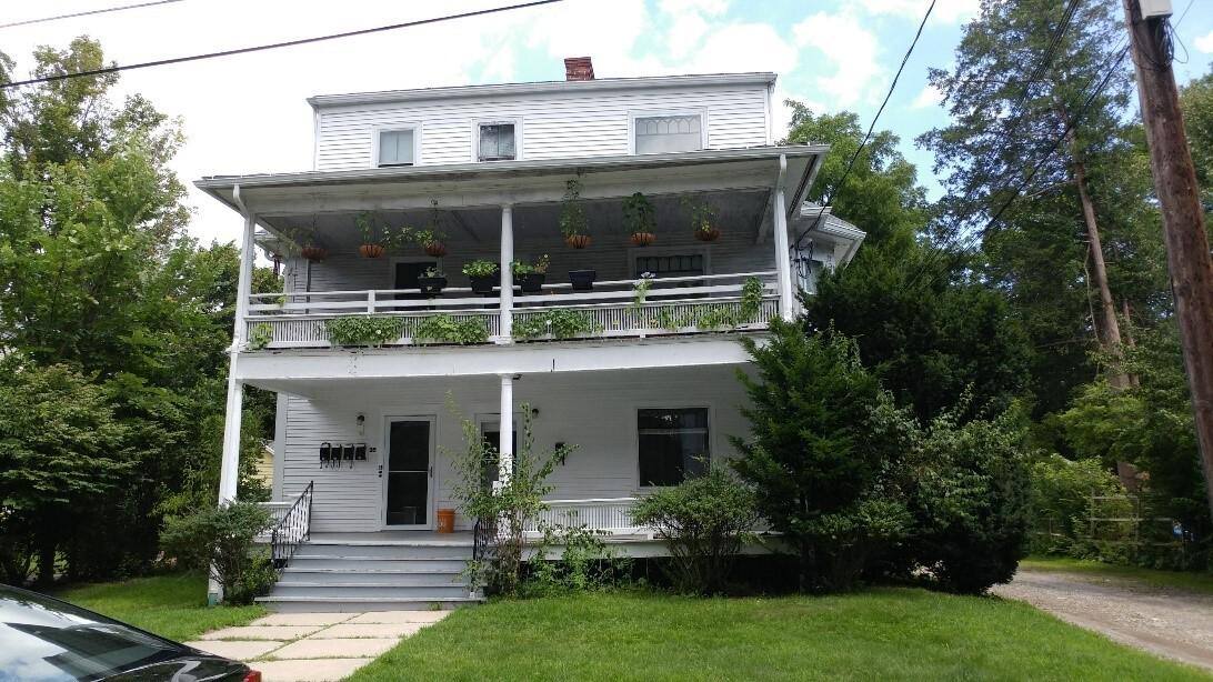 Apartment for rent at 33 Kendrick Place #2R, Amherst, MA 01002