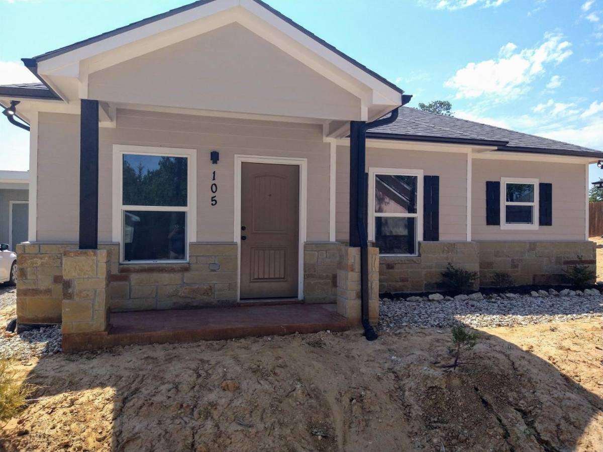 Townhouse for rent at 1000 Wooded Hollow Court #108, Weatherford, TX 76088