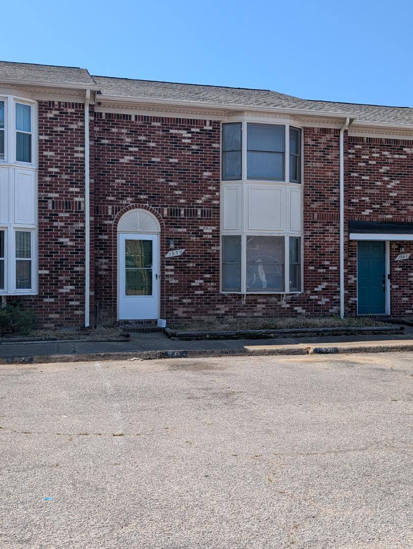 Townhouse for rent at Village Springs, 1939 Darnell Dr, Virginia Beach, VA 23455