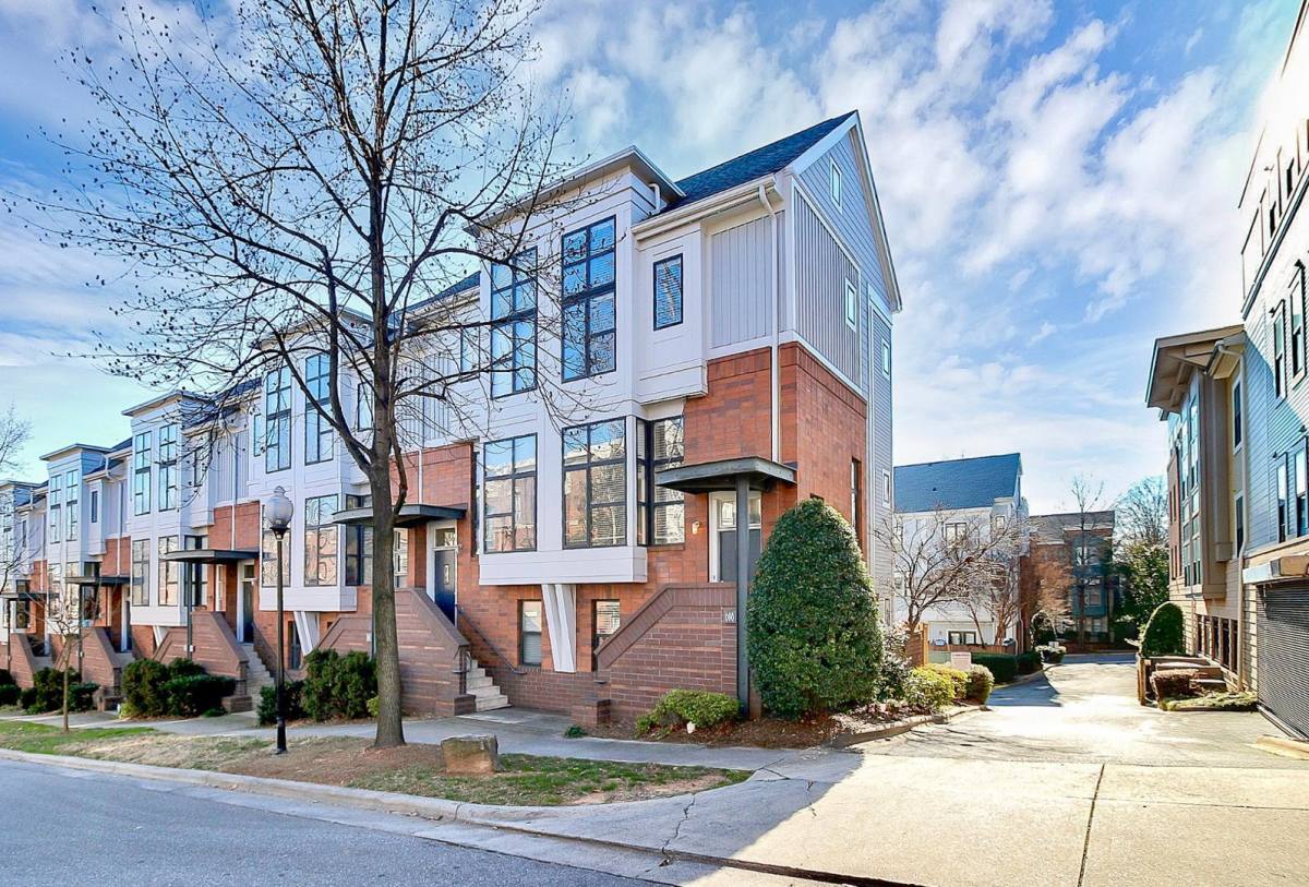 Townhouse for rent at Cityview Townes Condominium, 608 Garden District Dr #1, Charlotte, NC 28202