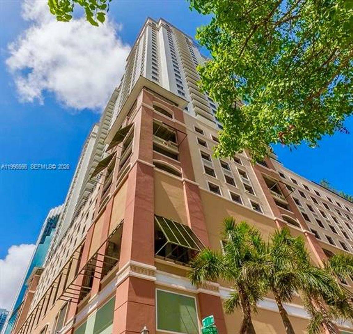 Apartment for rent at 999 SW 1st Ave, Miami, FL 33130