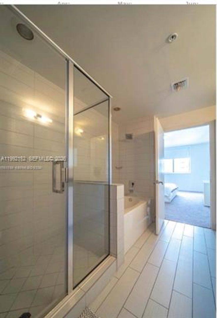 Apartment for rent at 999 SW 1st Ave, Miami, FL 33130