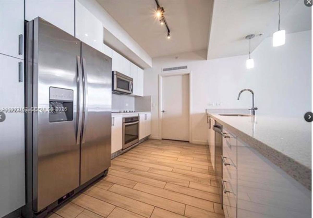 Apartment for rent at 999 SW 1st Ave, Miami, FL 33130