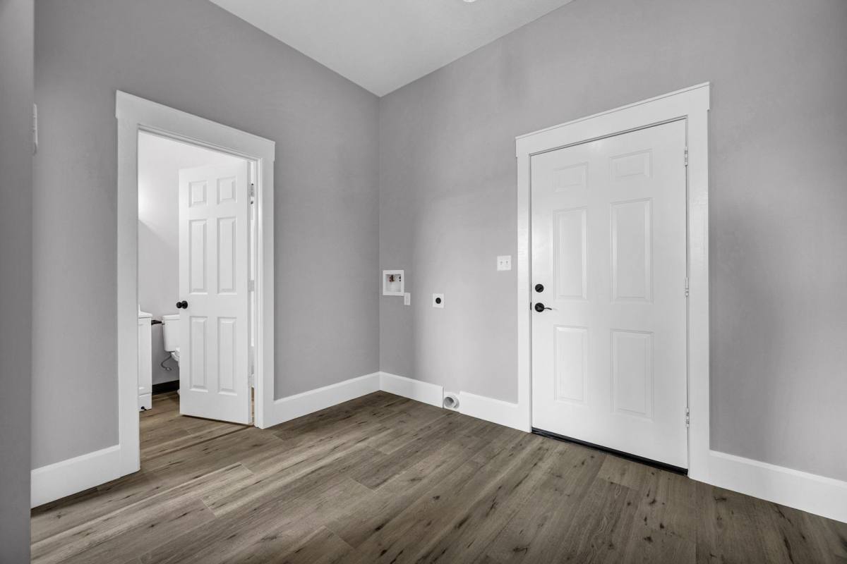 Apartment for rent at 318 S Locust St, Delavan, IL 61734