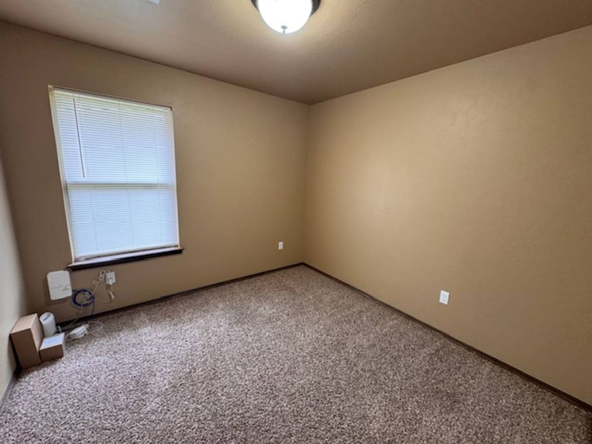 House for rent at 2716 Valley View Dr, Chickasha, OK 73018