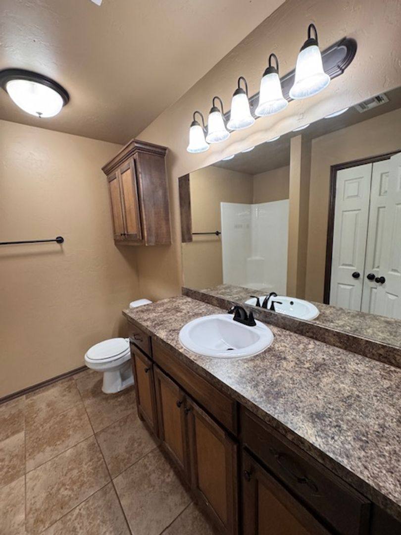 House for rent at 2716 Valley View Dr, Chickasha, OK 73018