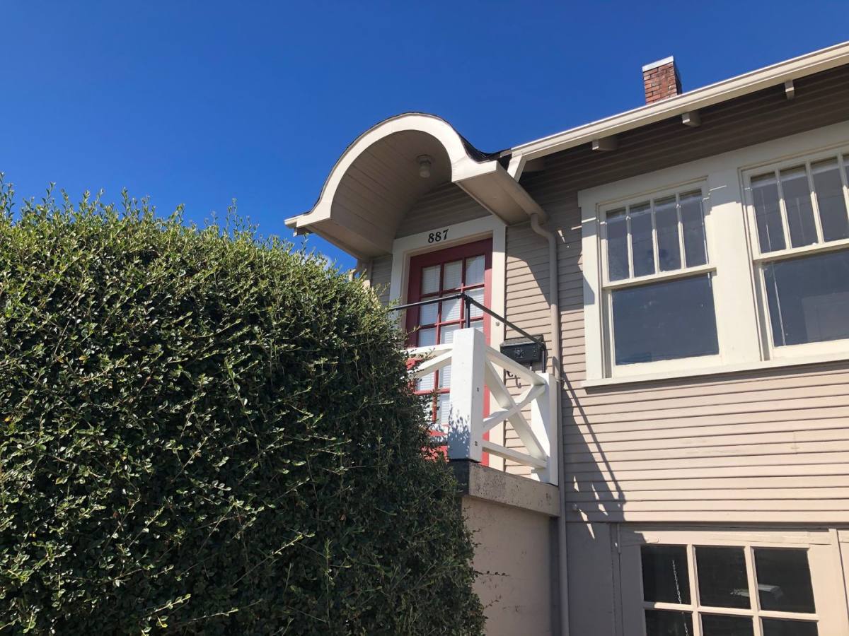Apartment for rent at 883 & 887 S, Coos Bay, OR 97420