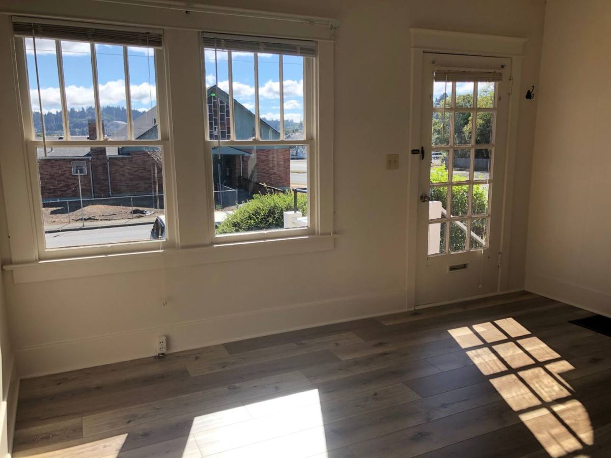 Apartment for rent at 883 & 887 S, Coos Bay, OR 97420