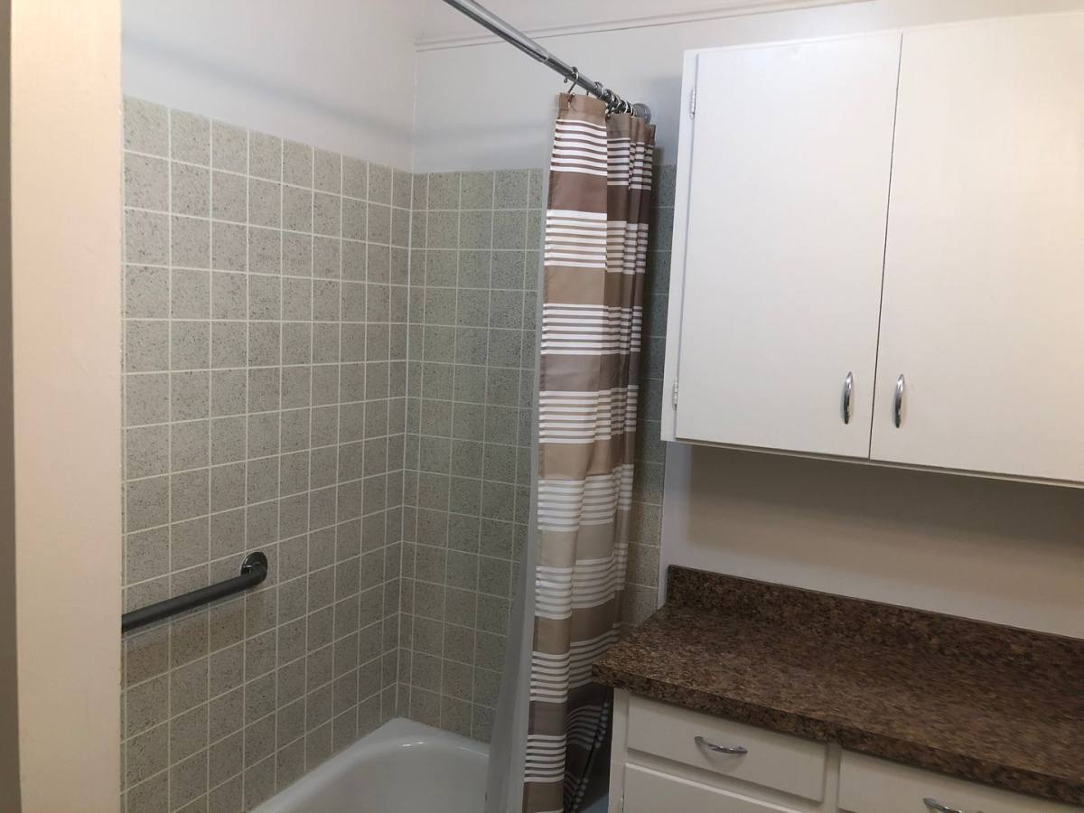 Apartment for rent at 883 & 887 S, Coos Bay, OR 97420