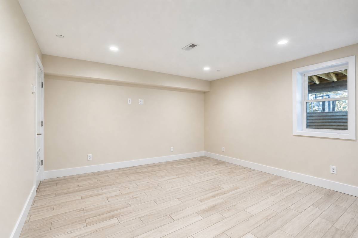 Apartment for rent at 2919 11th St NW, Washington, DC 20001
