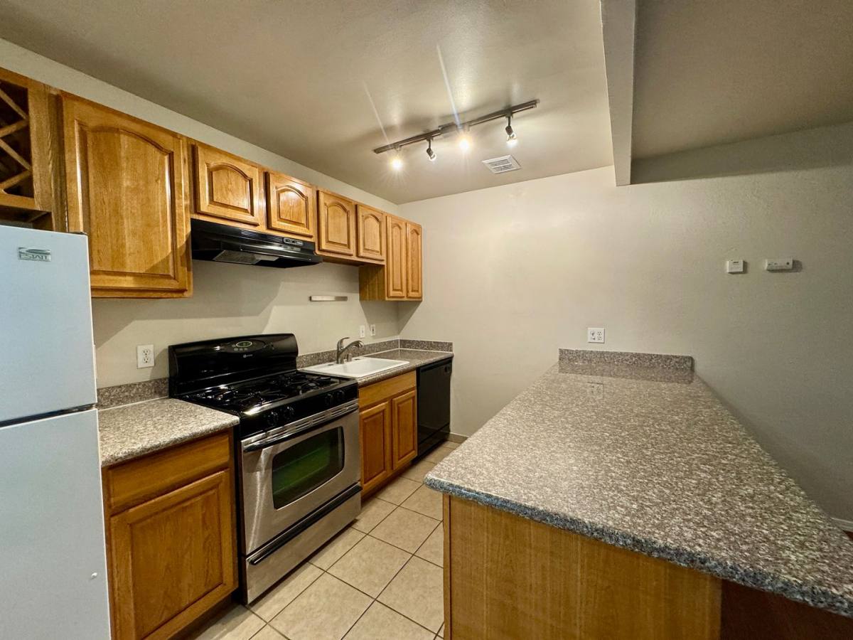 Apartment for rent at 2523 I St, Sacramento, CA 95816
