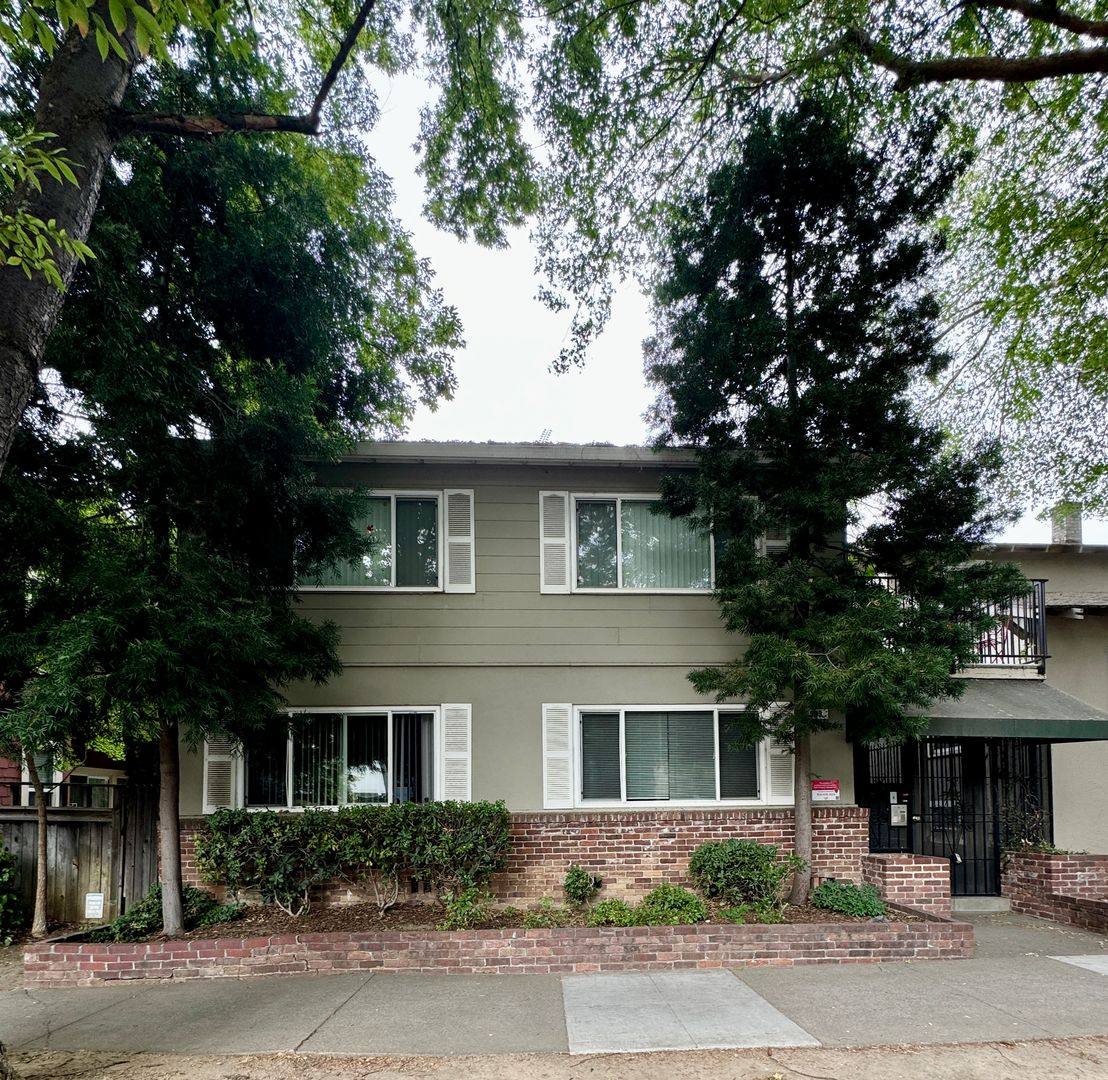 Apartment for rent at 2523 I St, Sacramento, CA 95816
