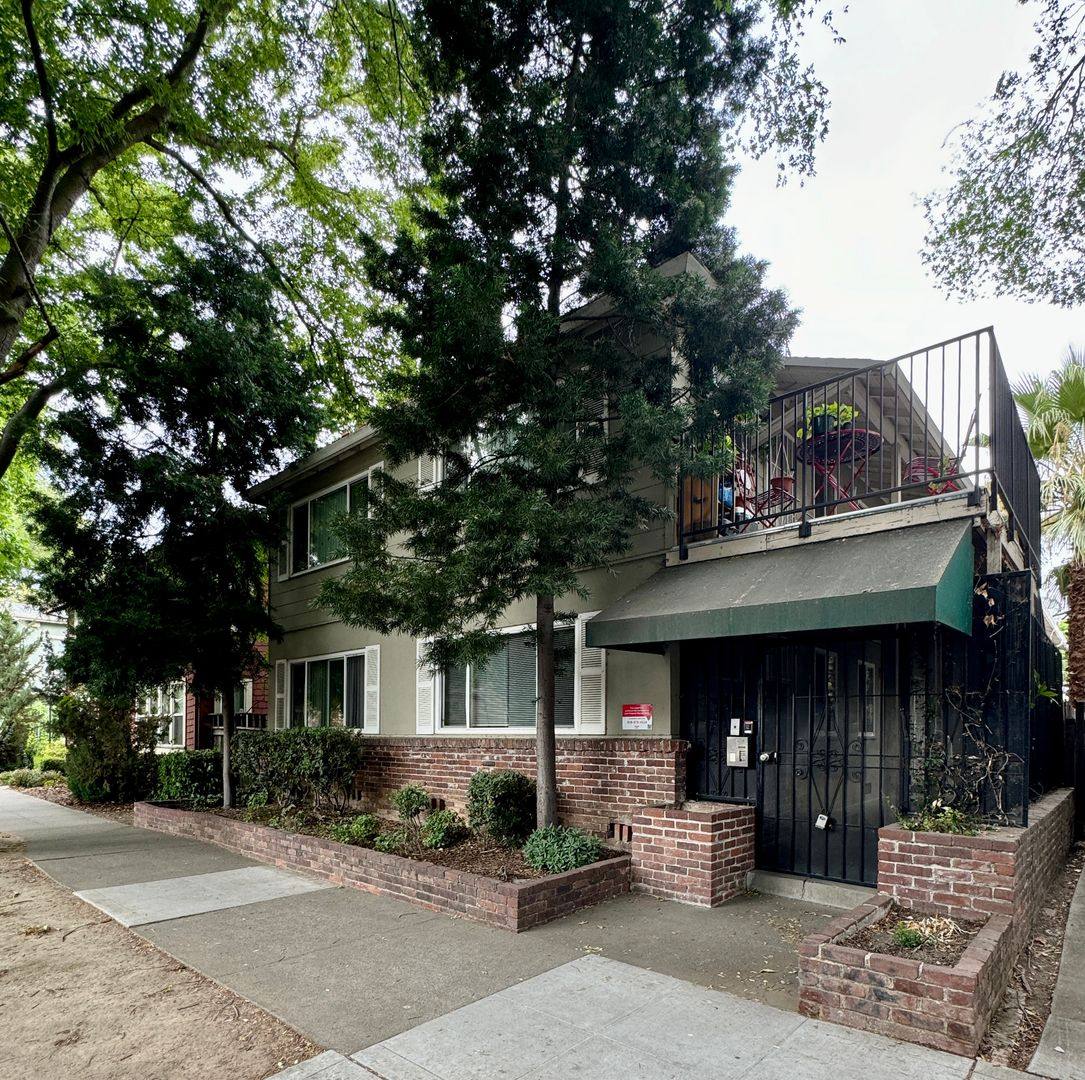 Apartment for rent at 2523 I St, Sacramento, CA 95816