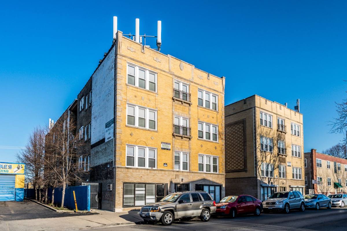 Apartment for rent at 2610-18 N Laramie Ave, Chicago, IL 60639