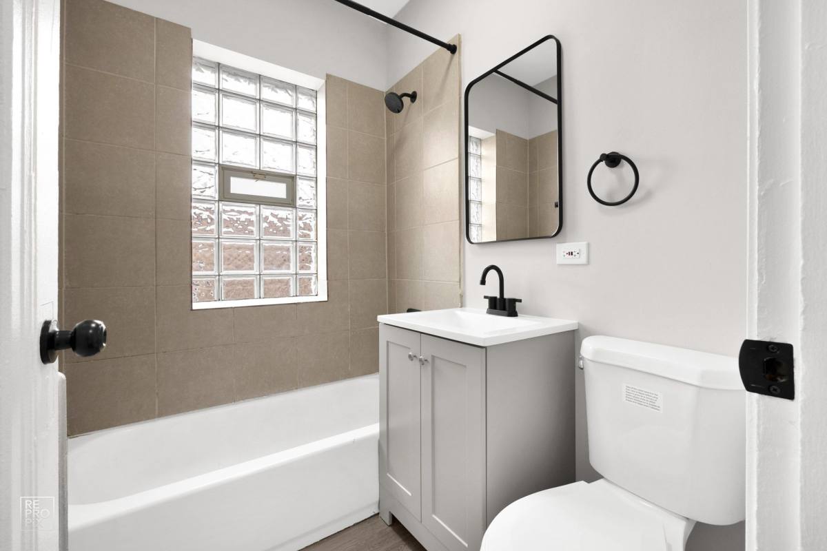 Apartment for rent at 2610-18 N Laramie Ave, Chicago, IL 60639