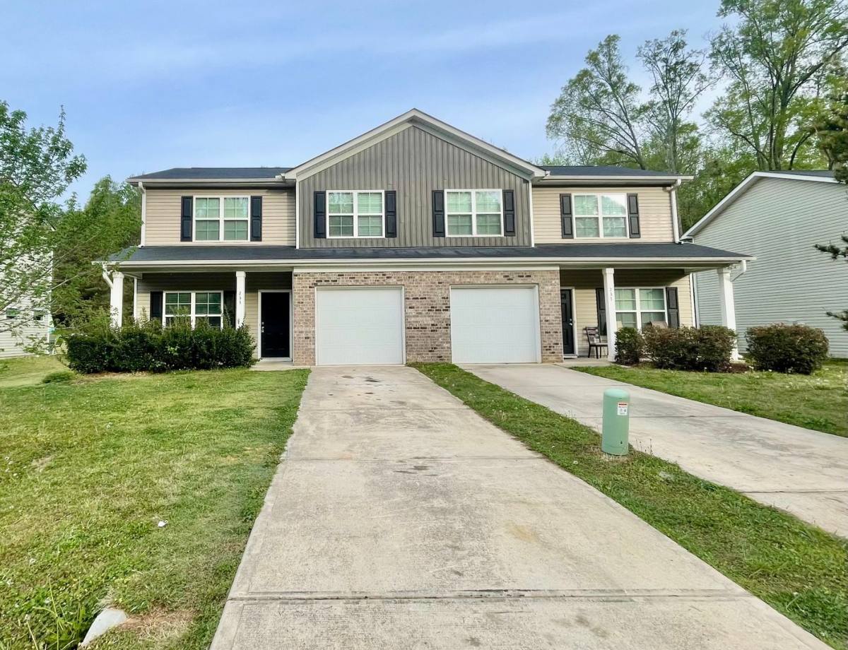 Townhouse for rent at 233 Village Creek Way, Mocksville, NC 27028