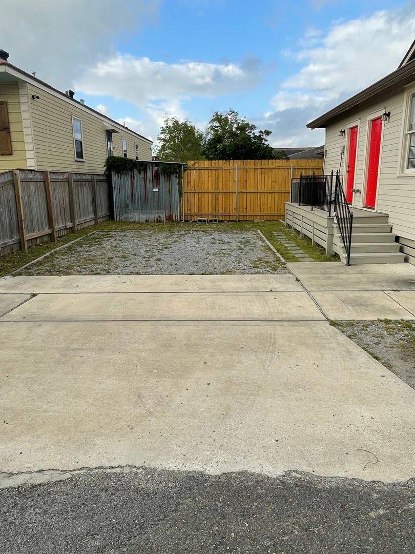 Townhouse for rent at 1300 - 1302 Congress St, New Orleans, LA 70117
