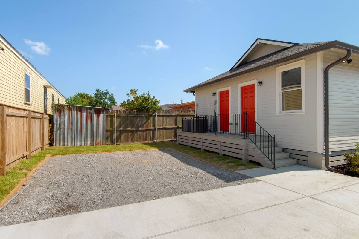 Townhouse for rent at 1300 - 1302 Congress St, New Orleans, LA 70117