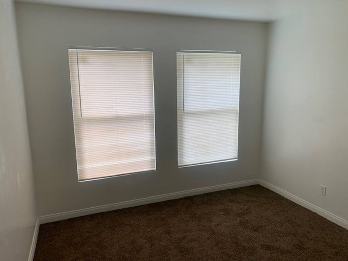 Apartment for rent at 213 Oildale Dr A-C, Bakersfield, CA 93308
