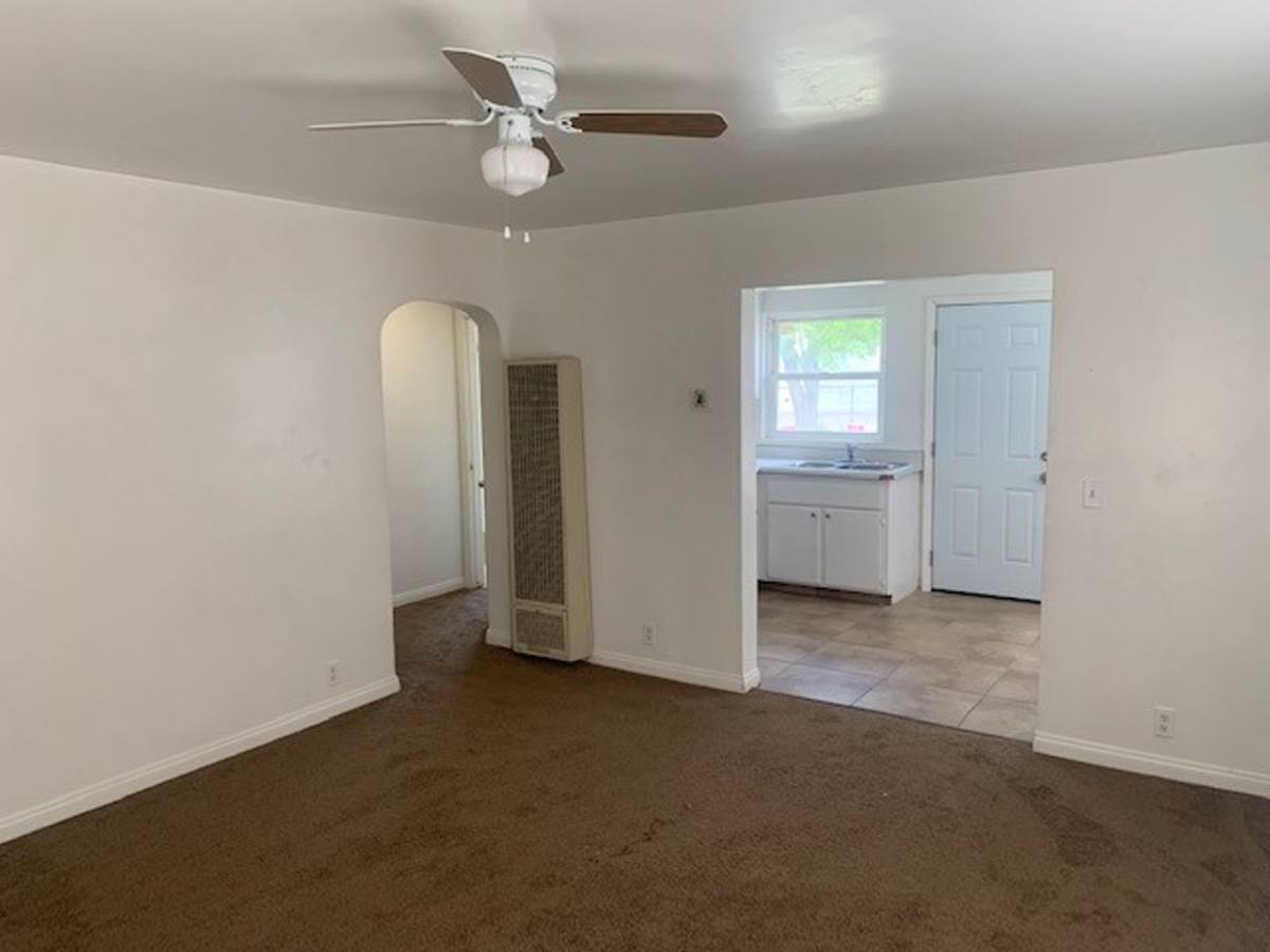 Apartment for rent at 213 Oildale Dr A-C, Bakersfield, CA 93308