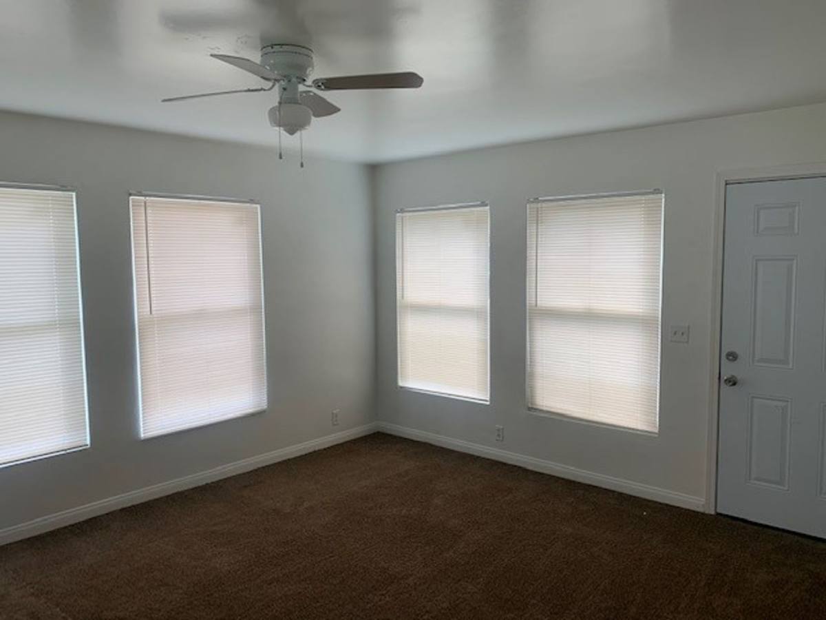 Apartment for rent at 213 Oildale Dr A-C, Bakersfield, CA 93308