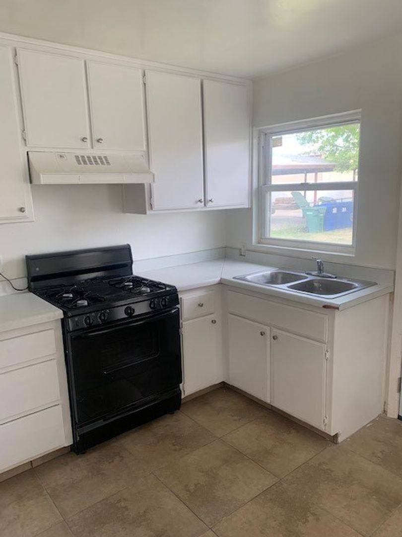 Apartment for rent at 213 Oildale Dr A-C, Bakersfield, CA 93308