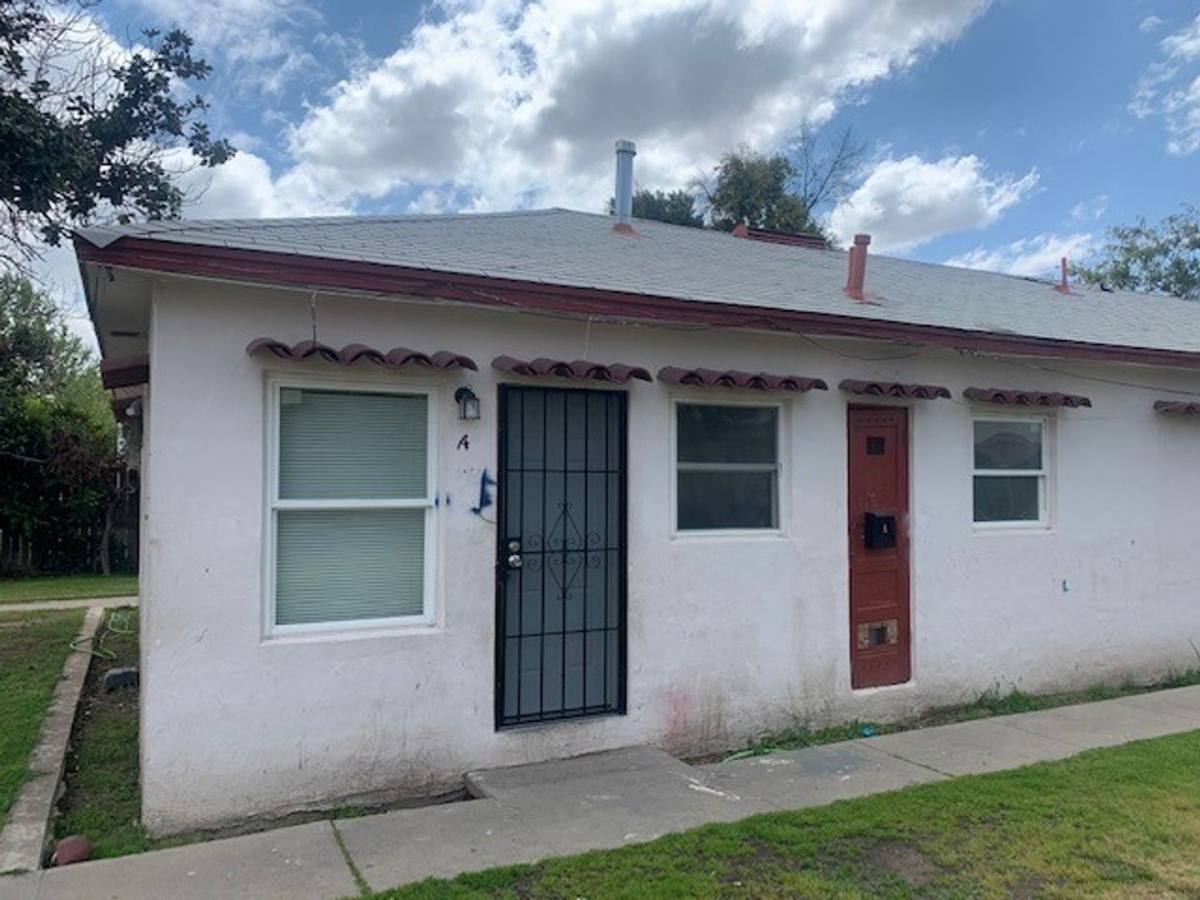 Apartment for rent at 213 Oildale Dr A-C, Bakersfield, CA 93308
